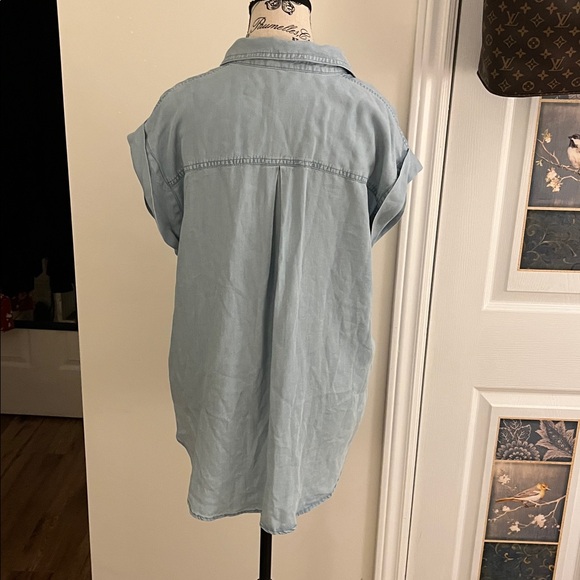 Calvin Klein Light Blue Button Down Shirt - Picture 5 of 11